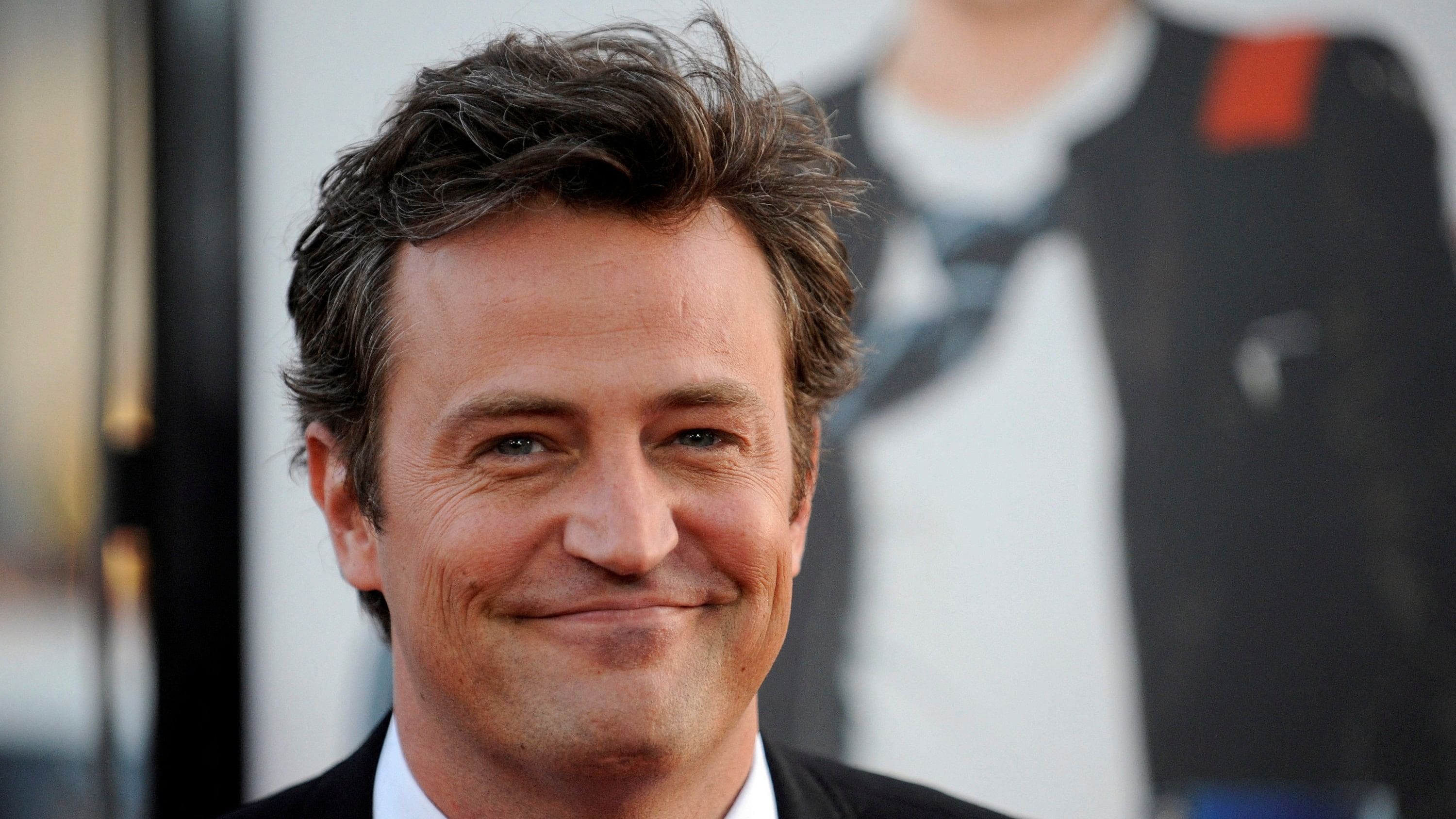 <div class="paragraphs"><p>Matthew Perry.</p></div>